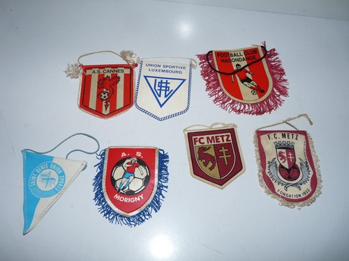 Lot ancien fanions football - 7,