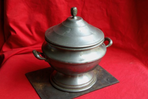 Ancienne soupière étain - ancienne, en