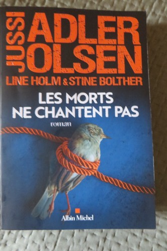 Les morts chantent - les, par