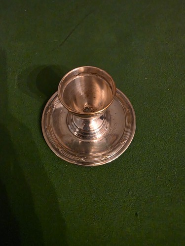 Coquetier ancien métal - en,