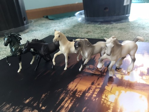 Collectable miniature breyer - miniature,