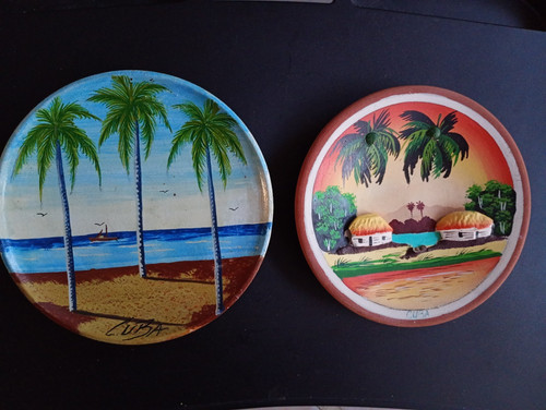 Lot assiettes décoratives - 2,