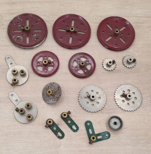 Lot anciennes pièces meccano - lot,