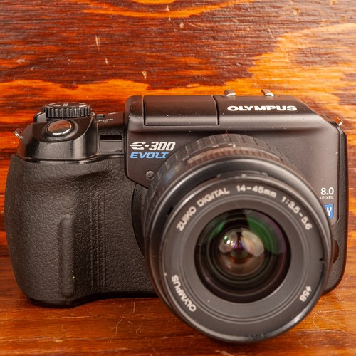 Olympus evolt 300 8mp four - evolt,