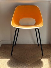 Chaise fibre de verre  modèle