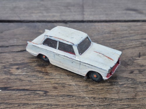 Voiture miniature triumph - voiture,