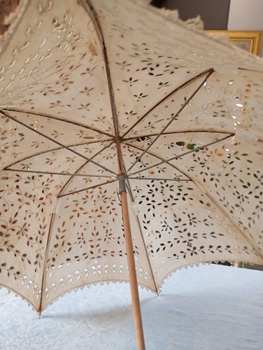 Ombrelle ancienne - ,