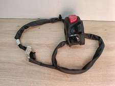 UN COMMODO COMMANDE DROITE