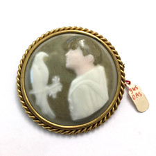 Ancienne broche en porcelaine