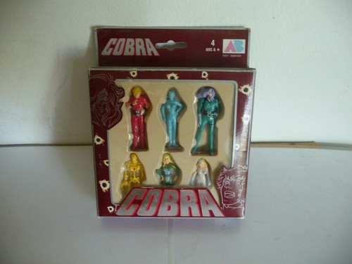 Figurine cobra production - figurine,