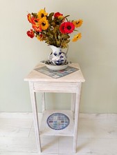 Small side table, worker