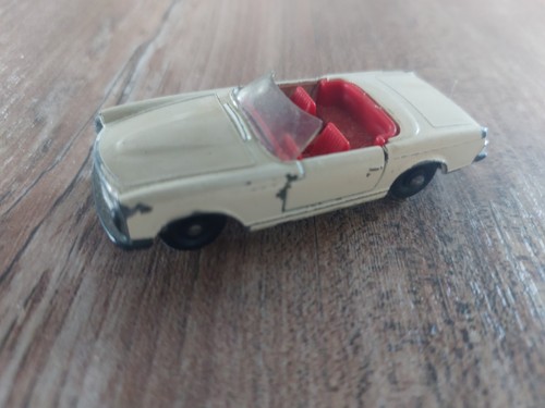 Voiture ancienne matchbox - voiture,