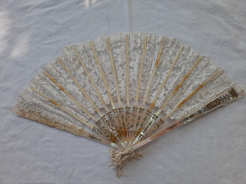 Eventail nacre dentelle 18eme - nacre,