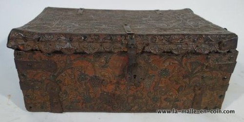 Malle cuir repoussé avec - en,