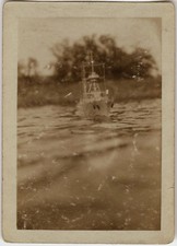 ANTIQUE PHOTO - VINTAGE SNAPSHOT - TOY BOAT MODEL MODEL - BOAT TOY 2