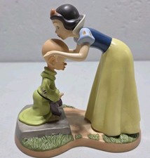 WDCC WALT DISNEY CLASSICS A SWEET SEND-OFF SNOW WHITE & THE SEVEN DWARFS DOPEY