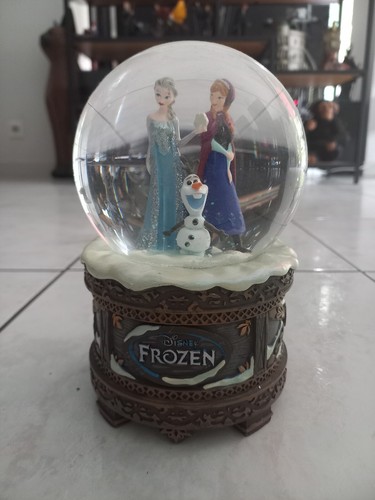 Snowglobe frozen - snowglobe,