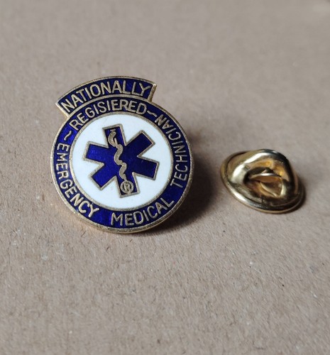 Pin ambulancier nationally - /,