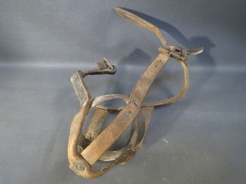 Ancienne muselière veaux - muselière,