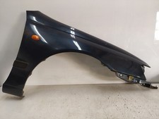 aile avant droit TOYOTA CARINA