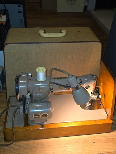 Machine coudre électrique - a,