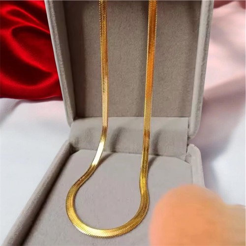 Collier plaque carats - or,