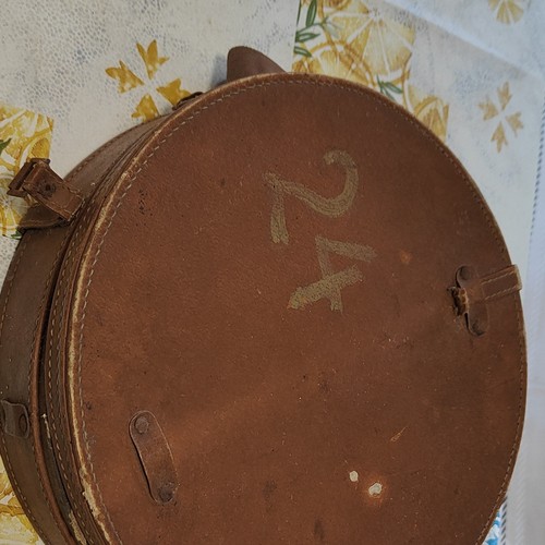 Ancienne boîte chapeau - ancienne,