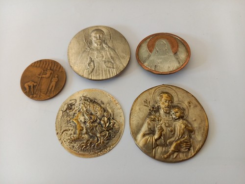 Lot médailles religieuses - médailles,