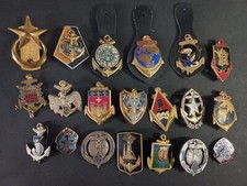 2165/MED - Lot of 20 Marine Troops Regiment Badges - No. 26