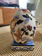 Oeuf de collection en faïence