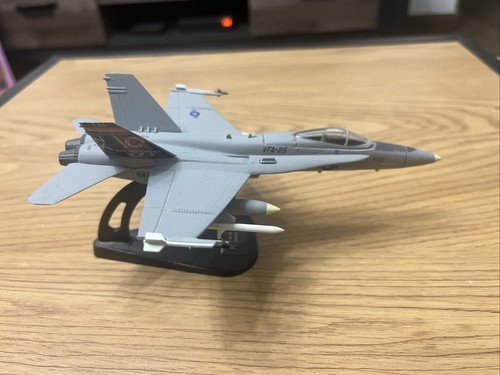 Avion miniature militaire - avion,