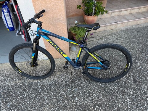 Vélo vtt giant bleu - vélo,