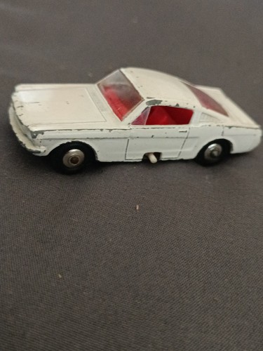 Voiture miniature matchbox - voiture,