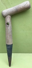 OUTIL DE JARDINIER : PLANTOIR EN BOIS POINTE METALLIQUE