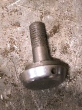 * vis ecrou de tete kick