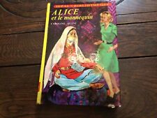 ALICE ET LE MANEQUIN- Caroline