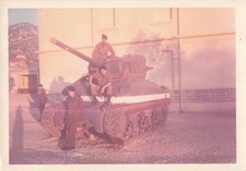 OLD PHOTOGRAPH MILITARIA 1967 IN TOULON GROUPS SOLDIERS AND TANK