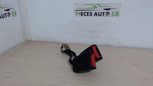 Attache ceinture arriere