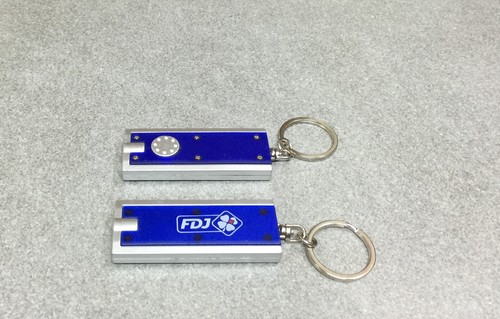Porte clef cles lampe - porte,