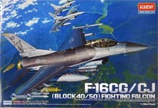 1/32 F-16 Cg/Cjblock 40/50 Fighting Falcon 12101 Plastic Model