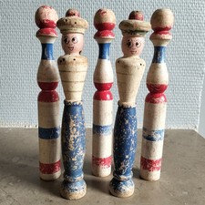 Anciennes quilles en bois