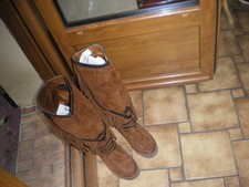 une paire de bottes femme en daim et cuir taille41 hauteur46cm