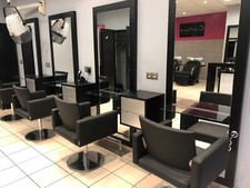 Mobilier salon de coiffure