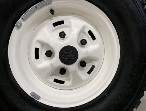 Black landrover range - 5,
