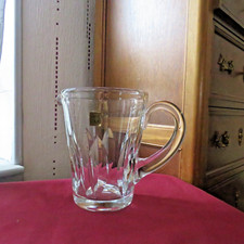 pichet broc à eau: cruche en