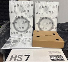 YAMAHA HS7W Pair Monitor Speakers With Insulators