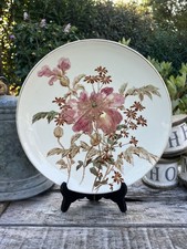 Plat en faïence polychrome -