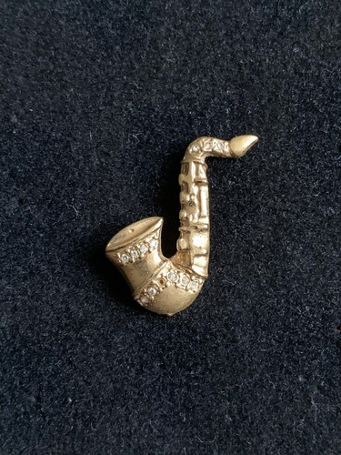 Pin saxophone doré - saxophone,