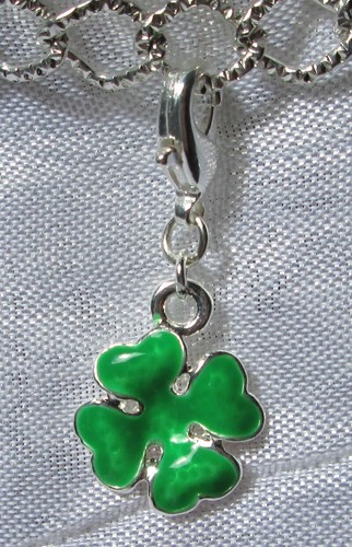 Charm trefle feuille vert - 4,