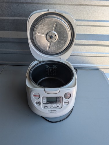 Zojirushi wrc10 rice cooker - zojirushi,